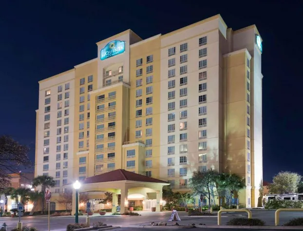 La Quinta Inn & Suites by Wyndham San Antonio Riverwalk hotel detail image 1