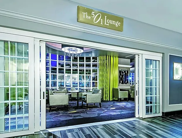 La Quinta Inn & Suites by Wyndham San Antonio Riverwalk hotel detail image 2