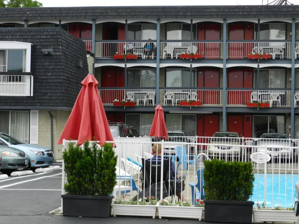 Kings Inn Near The Falls hotel hero