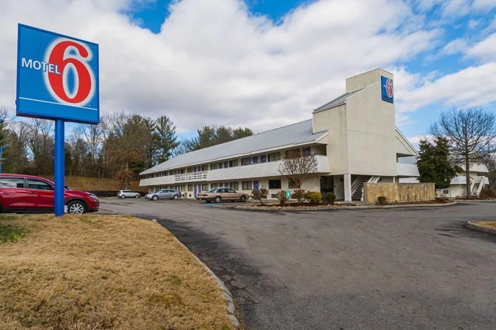 Motel 6 Knoxville, TN - North hotel hero
