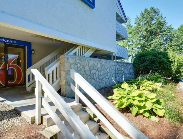 Motel 6 Nashua, NH - South hotel detail image 2