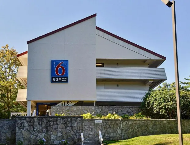 Motel 6 Nashua, NH - South hotel detail image 1