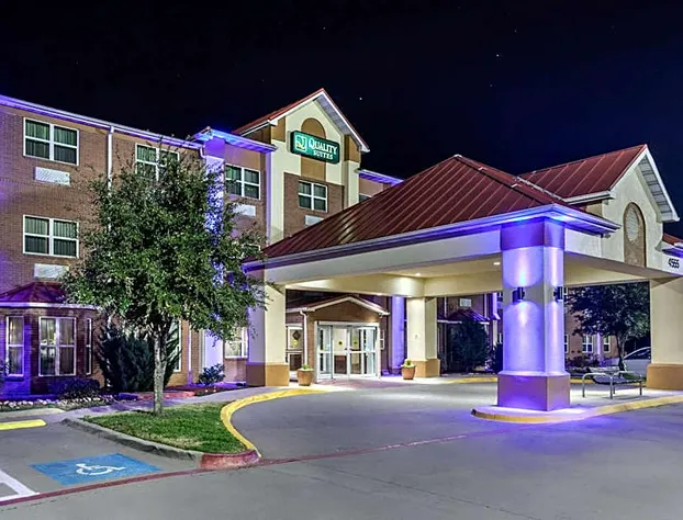 Quality Suites Addison - Dallas hotel detail image 3