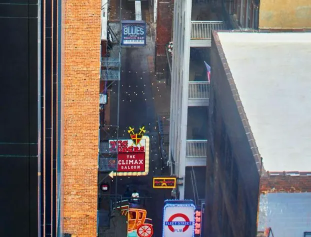 Courtyard By Marriott Nashville Downtown hotel detail image 3
