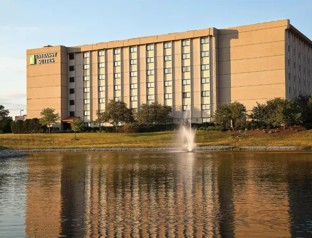 Embassy Suites by Hilton Chicago Schaumburg Woodfield hotel detail image 1