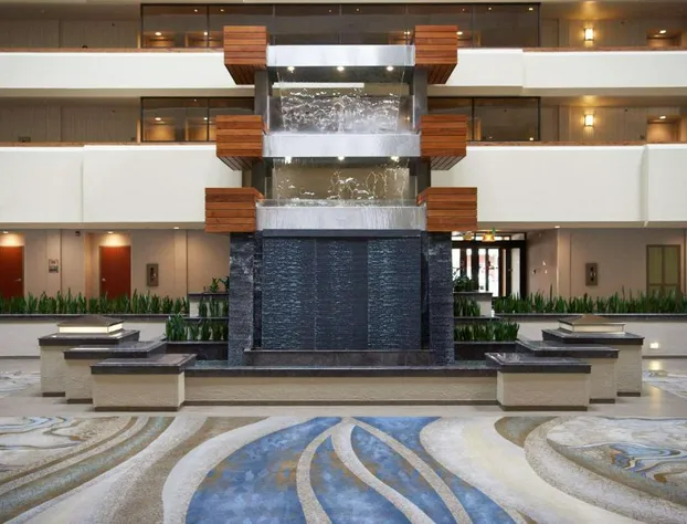 DoubleTree by Hilton Fresno Convention Center hotel detail image 4