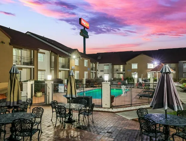 Red Roof Inn PLUS+ & Suites Knoxville West-Cedar Bluff hotel detail image 2