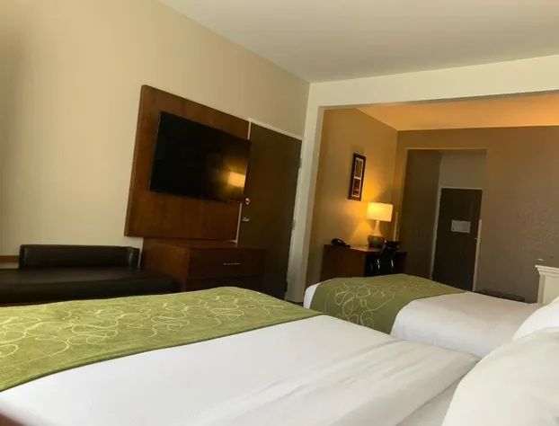 Comfort Suites Peoria I-74 hotel detail image 1