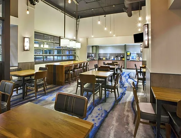 Fairfield Inn & Suites by Marriott Milwaukee Downtown hotel detail image 3