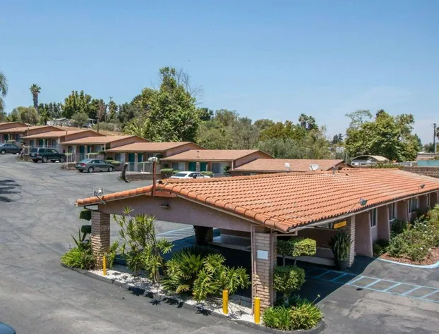 Rodeway Inn Fallbrook Downtown hotel detail image 1
