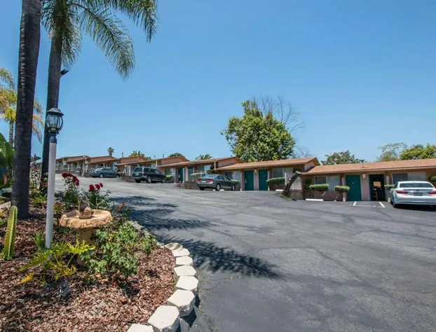 Rodeway Inn Fallbrook Downtown hotel detail image 1