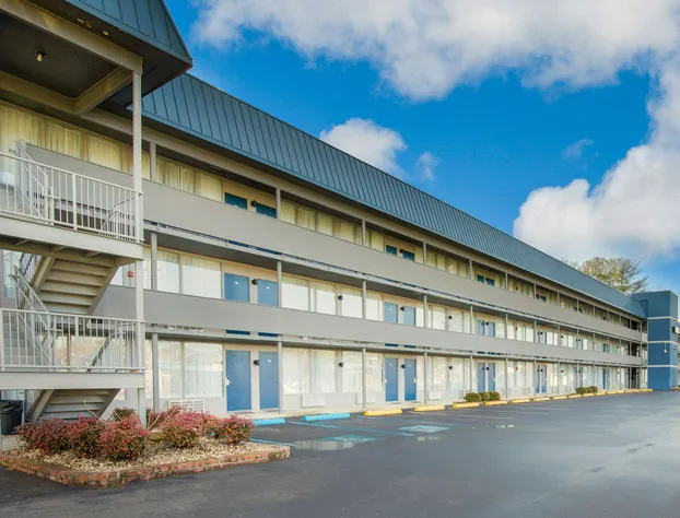 Econo Lodge Middlesboro hotel detail image 3