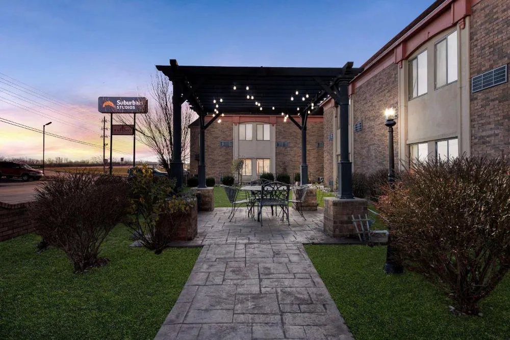 Suburban Studios Kansas City Airport North hotel hero