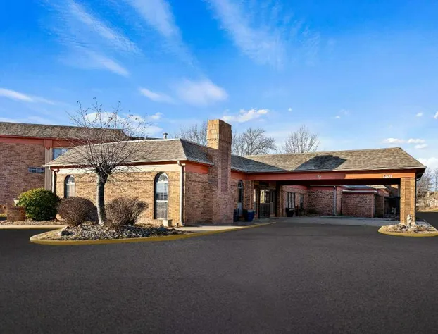 Suburban Studios Kansas City Airport North hotel detail image 1