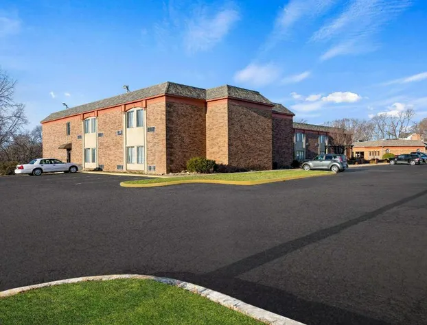 Suburban Studios Kansas City Airport North hotel detail image 3