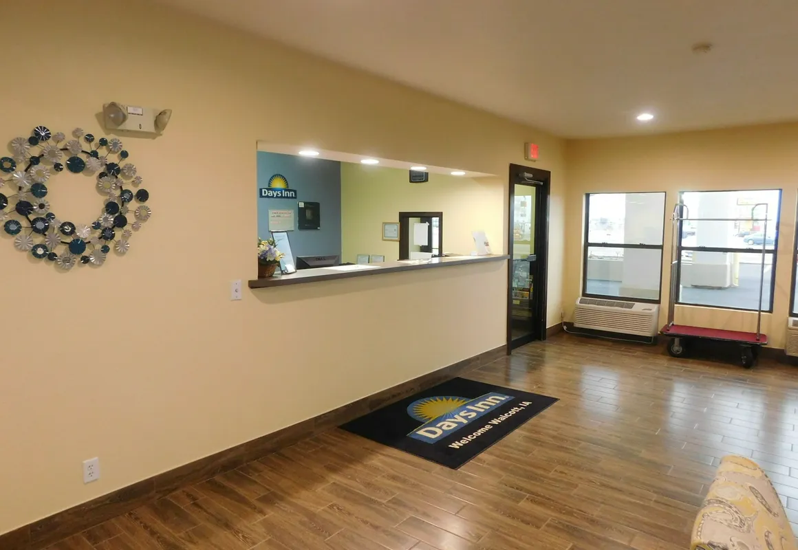 Days Inn by Wyndham Walcott Davenport hotel hero