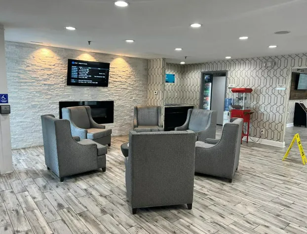 Clarion Pointe - Greensboro Coliseum Area hotel detail image 4