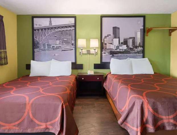 Super 8 by Wyndham Youngstown/Girard hotel detail image 3