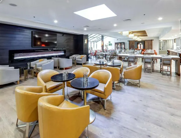 Hilton Chicago/Oak Lawn hotel detail image 4