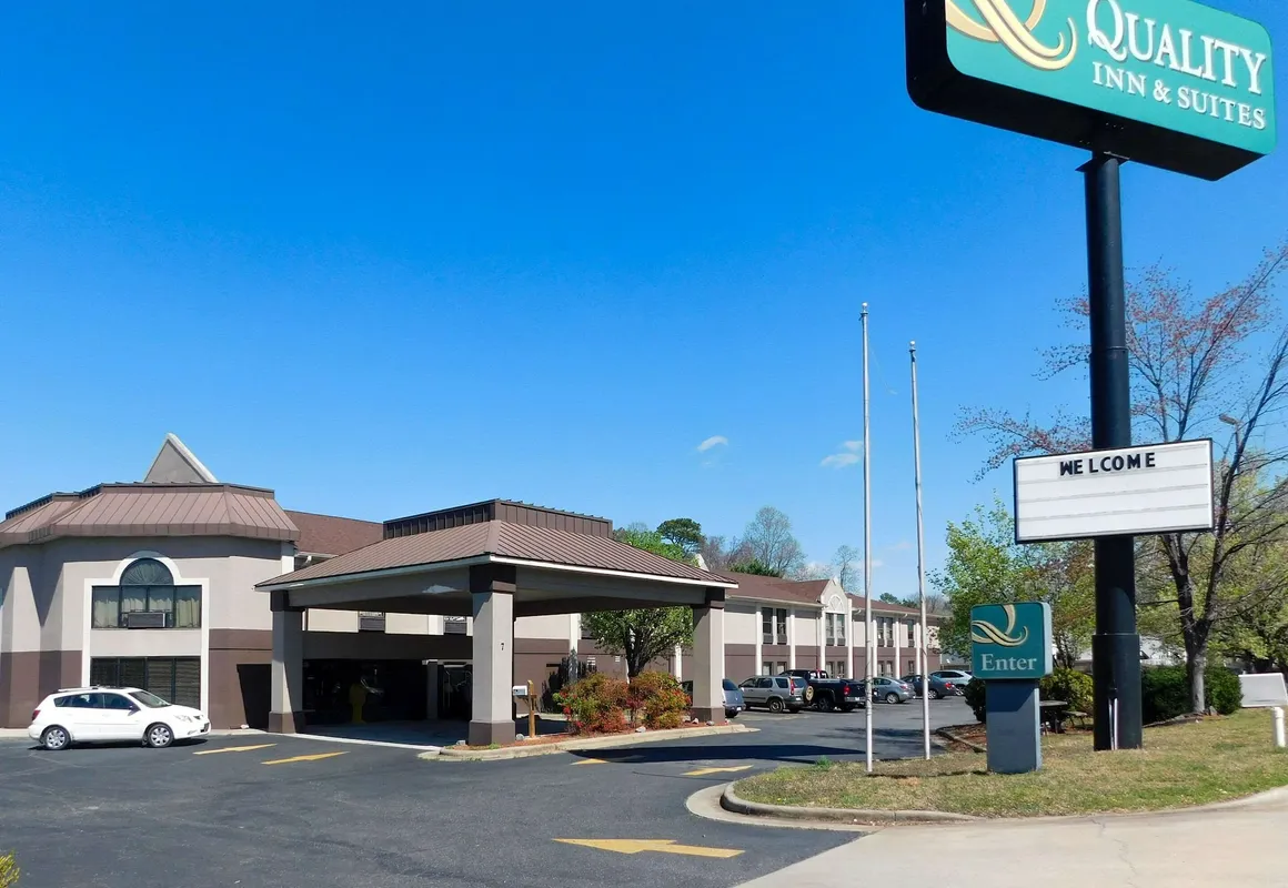 Quality Inn And Suites hotel hero