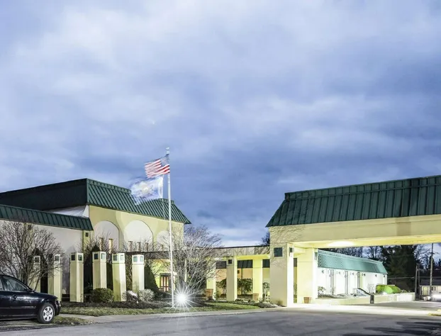 Ramada by Wyndham Indiana hotel detail image 1