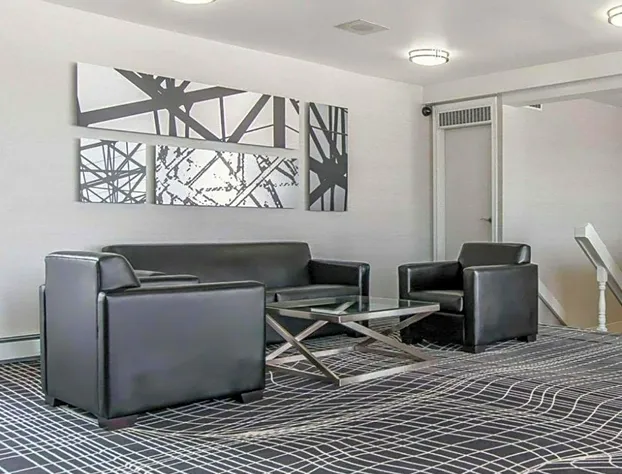 Econo Lodge hotel detail image 2