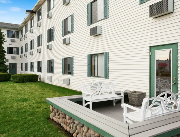 Super 8 by Wyndham Coeur d'Alene hotel detail image 2