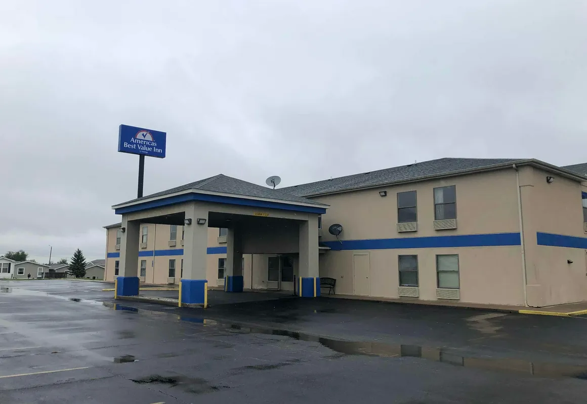 Super 8 by Wyndham Chenoa hotel hero