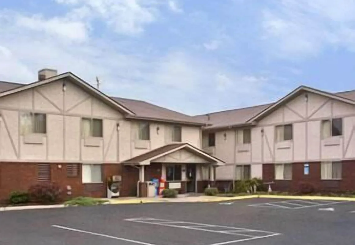 Super 8 by Wyndham Appomattox VA hotel hero