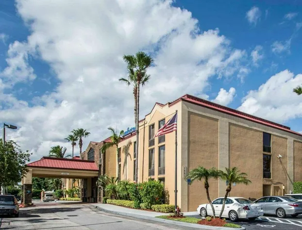 Comfort Inn & Suites Lantana - West Palm Beach South hotel detail image 1