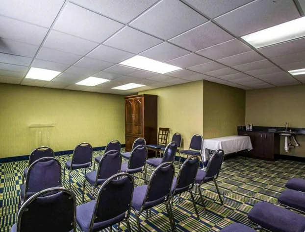 Comfort Inn & Suites Lantana - West Palm Beach South hotel detail image 4