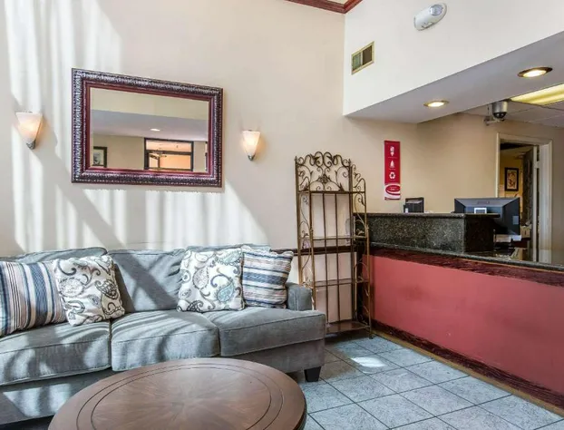 Econo Lodge Inn & Suites Riverside - Corona hotel detail image 4