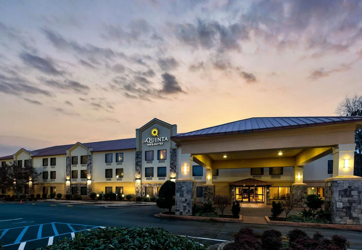 La Quinta Inn & Suites by Wyndham LaGrange / I-85 hotel hero