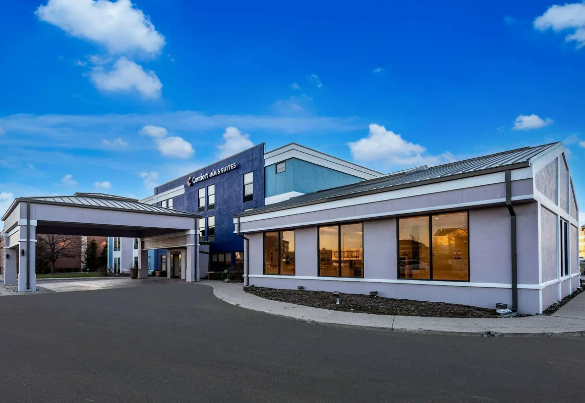 Comfort Inn & Suites Fishers - Indianapolis hotel hero