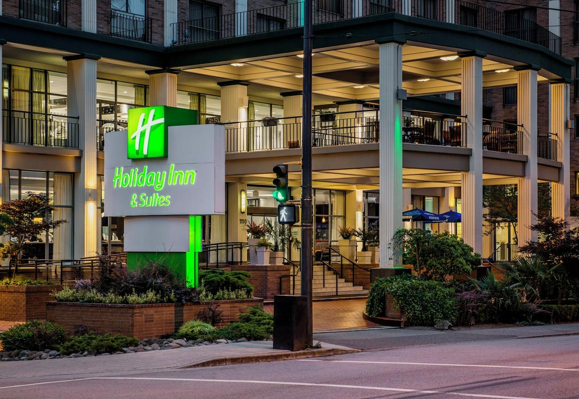 Holiday Inn & Suites Vancouver Downtown hotel hero