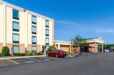 Comfort Inn Randolph - Boston hotel detail image 2