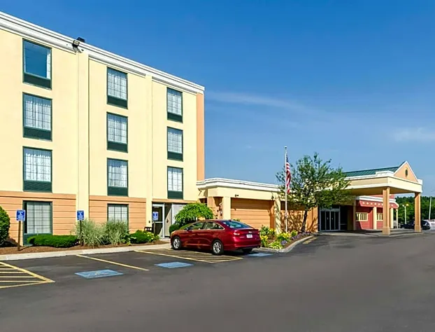 Comfort Inn Randolph - Boston hotel detail image 4