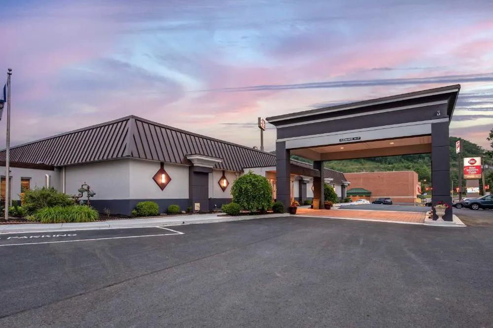 Best Western Plus Bridgeport Inn hotel hero