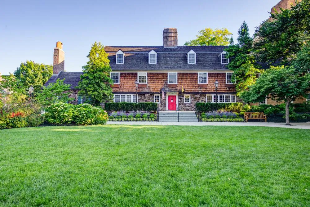 Nassau Inn hotel hero