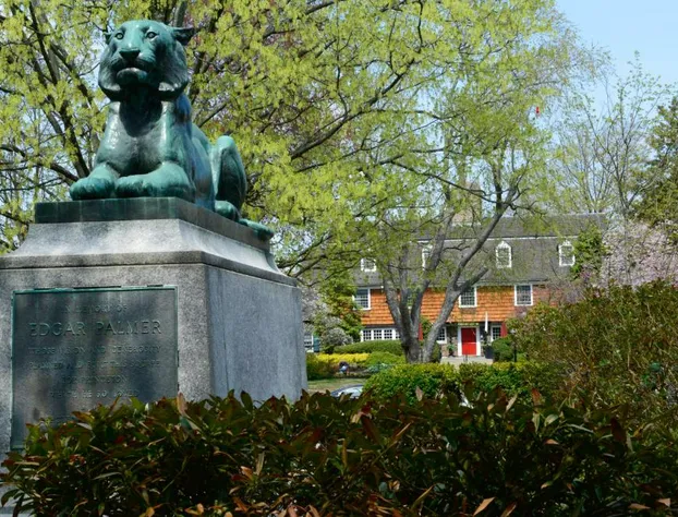 Nassau Inn hotel detail image 1