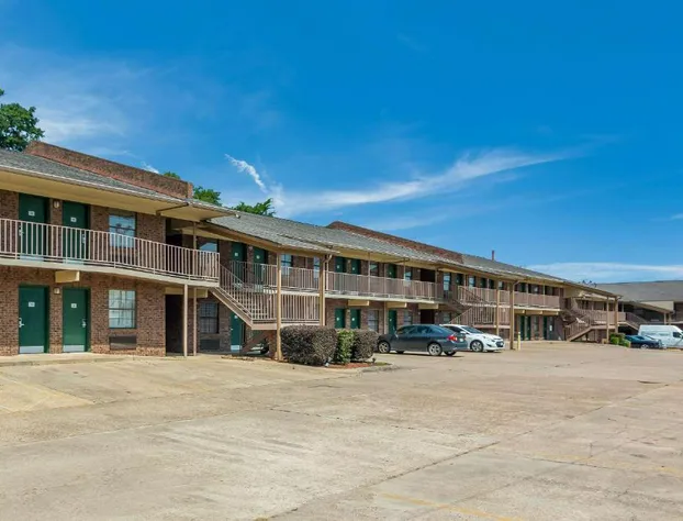 Quality Inn Magnolia hotel detail image 1