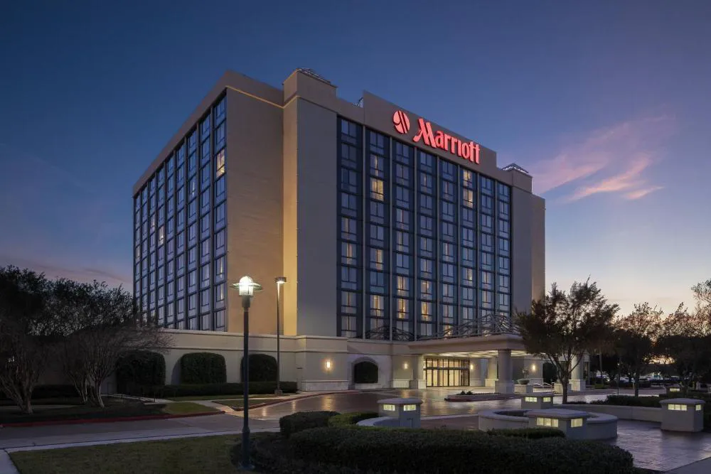 Houston Marriott South at Hobby Airport hotel hero