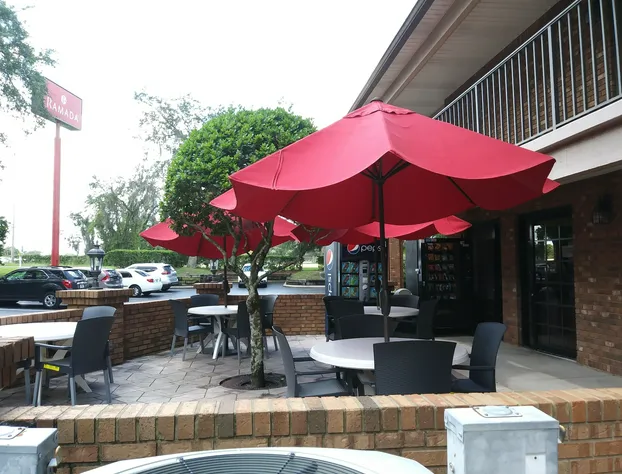 Ramada by Wyndham Temple Terrace/Tampa North hotel detail image 2