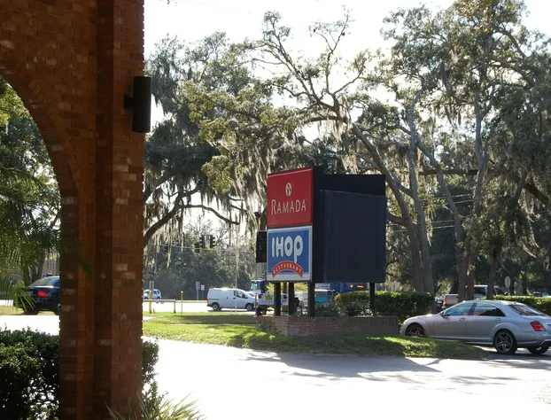 Ramada by Wyndham Temple Terrace/Tampa North hotel detail image 3