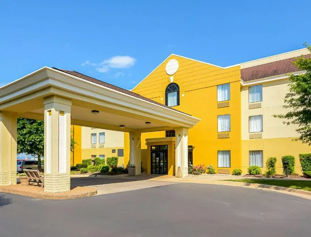 Comfort Inn Woodstock Shenandoah hotel detail image 1