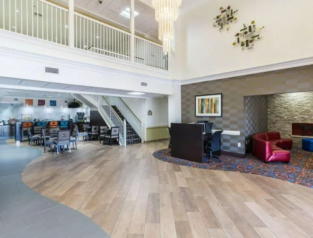 Econo Lodge Inn & Suites East hotel detail image 2