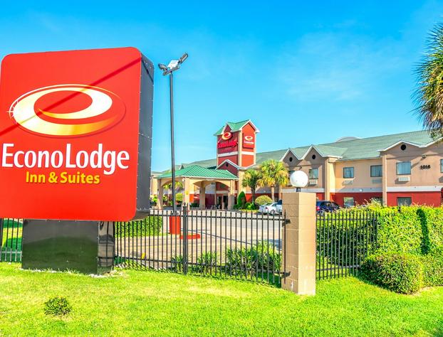 Econo Lodge Inn & Suites East hotel detail image 2