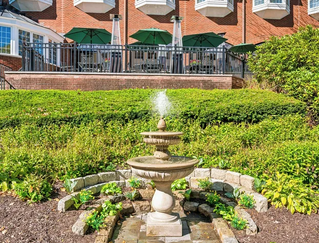 Simsbury Inn hotel detail image 4