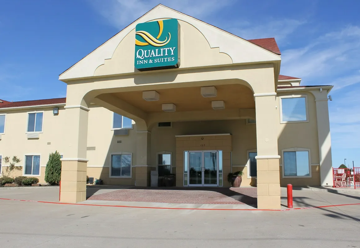 Quality Inn & Suites Terrell hotel hero