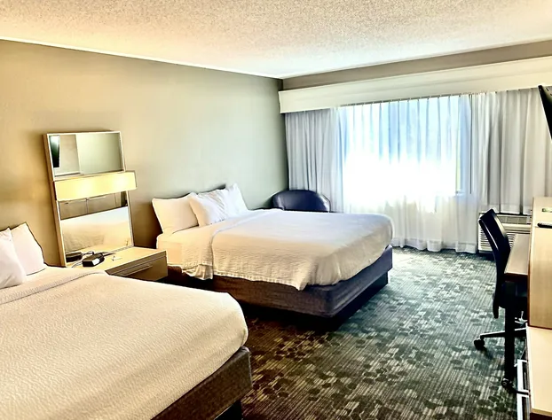 Courtyard by Marriott Harrisonburg hotel detail image 1